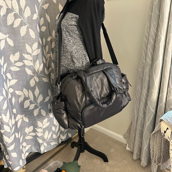 Steve Madden Weekender Bag - Picture 4 of 7